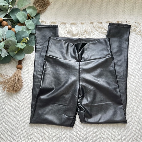 Wilfred | Faux Leather Leggings - Picture 5 of 9